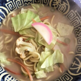 カリフラワーとキャベツのちゃんぽん麺